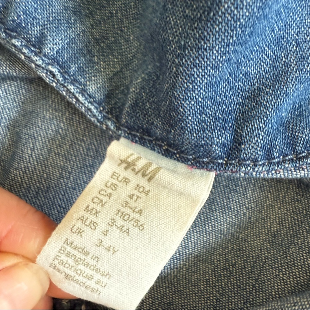 H&M Girls Ruffled Chambray Top - Picture 6 of 8
